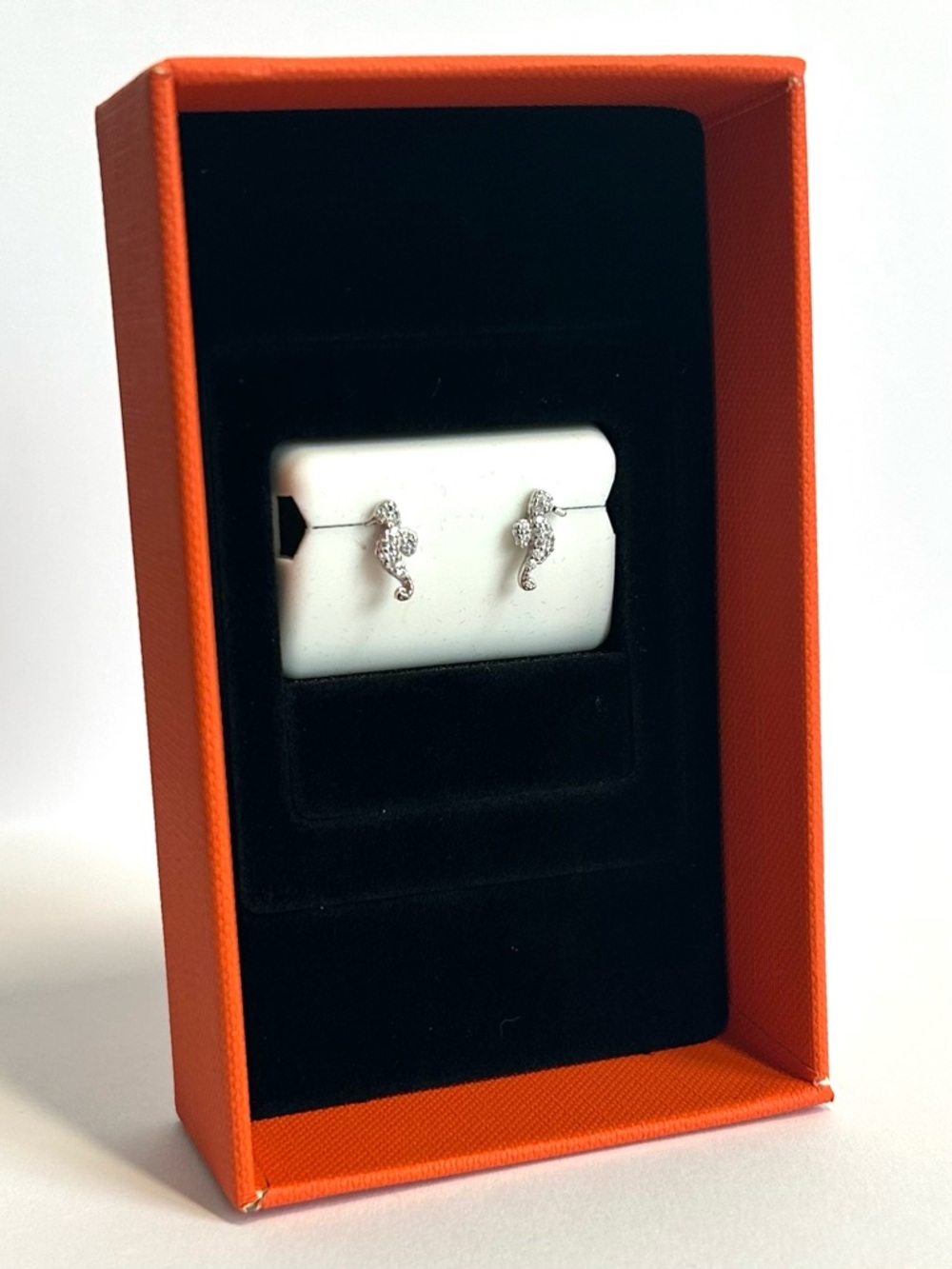 NWT Dainty 925 Sterling Silver Seahorse Moissanite Stud Earrings - Women Jewelry - Picture 3 of 4